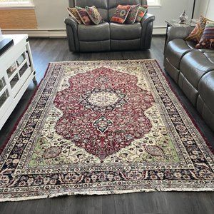 Vintage Turkish Wool on Cotton Rug / 9. ft x 6.25 ft big size